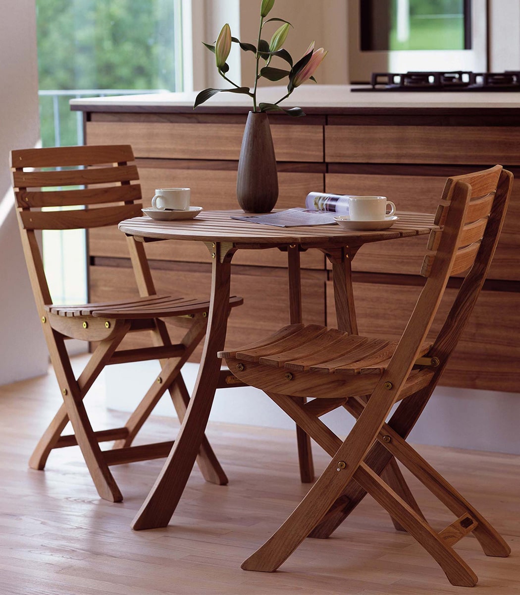 Classic wooden chair - الصورة 4